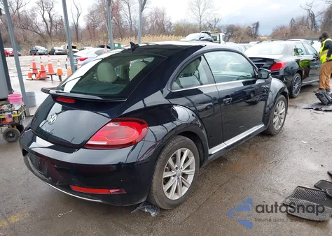 2018 Volkswagen Beetle 2.0T Se из США, поврежденный, VIN 3VWJD7AT2JM702343